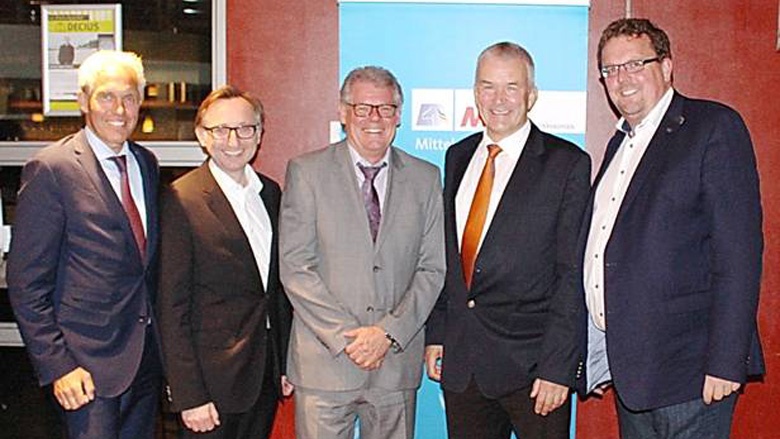 (v.l.n.r.): Lars Becker, Jürgen Michael Scharnbacher, Peter Radke, Peter Pfeiffer und Matthias Mehler. (v.l.n.r.): Lars Becker, Jürgen Michael Scharnbacher, Peter Radke, Peter Pfeiffer und Matthias Mehler.