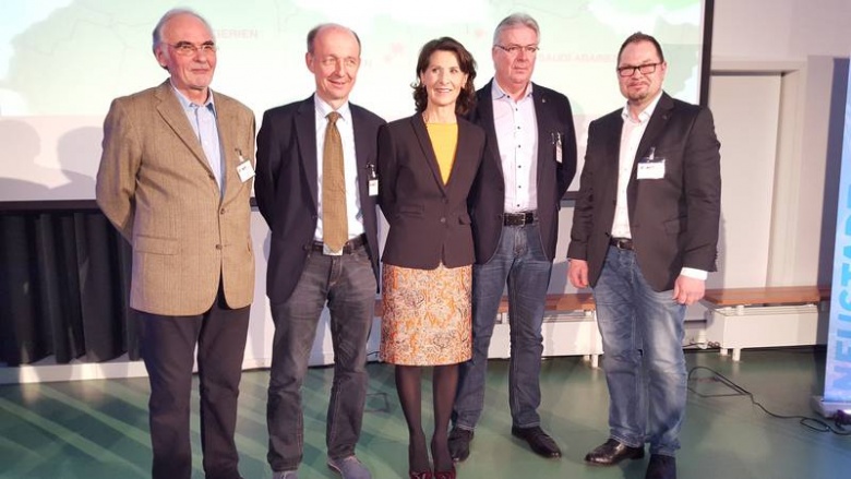 (v.l.n.r.): Richard Hofmeister, Dr. Peter Gerhold, Dr. Antonia Rados, Reinhard Sänger und Marcus Husen. (Foto: Andreas Sobotta, Hannover)