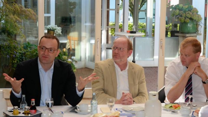 v.l.n.r.: Jens Spahn MdB, Wolfgang Paus und Albert Stegemann MdB.